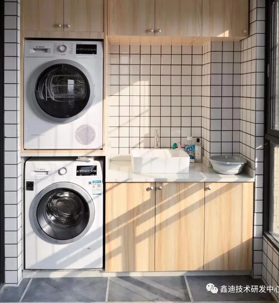 當(dāng)陽臺(tái)遇上定制櫥柜，全屋定制讓小空間也有大作為！